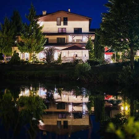 Hotel Czardasz Luzino Bagian luar foto